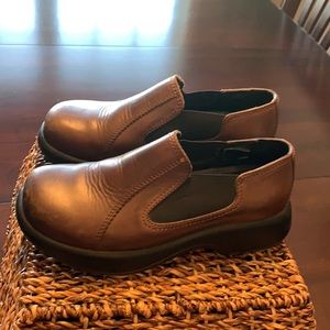 Dansko brown leather rubber bottom clogs gently worn women’s 38 size 8